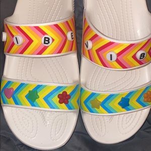 Crocs vibes slides